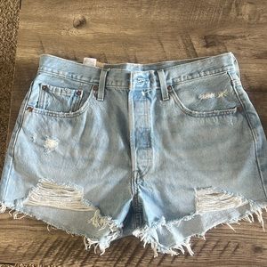 New with tags women’s Levi jean shorts